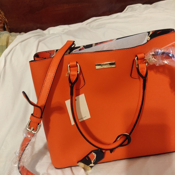 Trina Turk women's bag - Picture 3 of 7